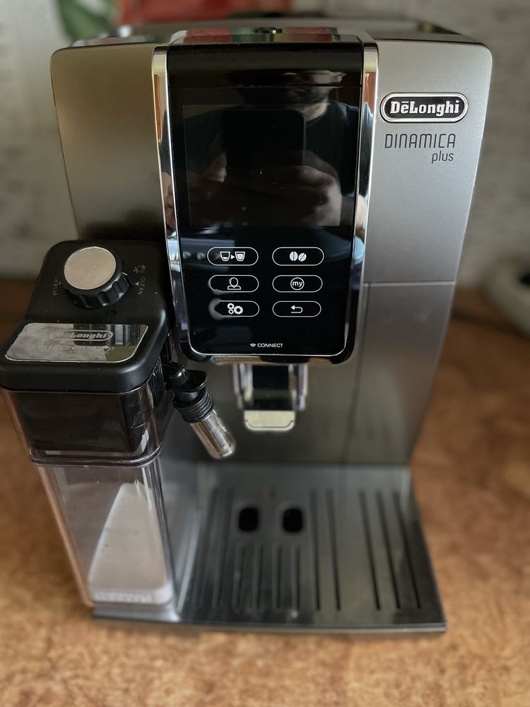 Кавомашина, кавоварка Delonghi dinamica plus