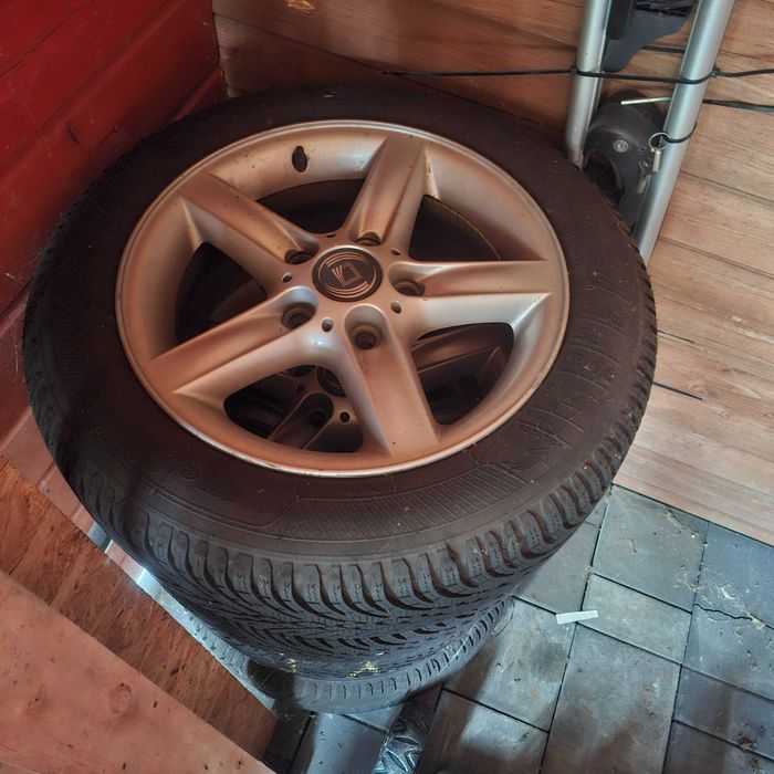 BMW 1 F20 116i 1,6 benz. turbo 2 kpl. kół