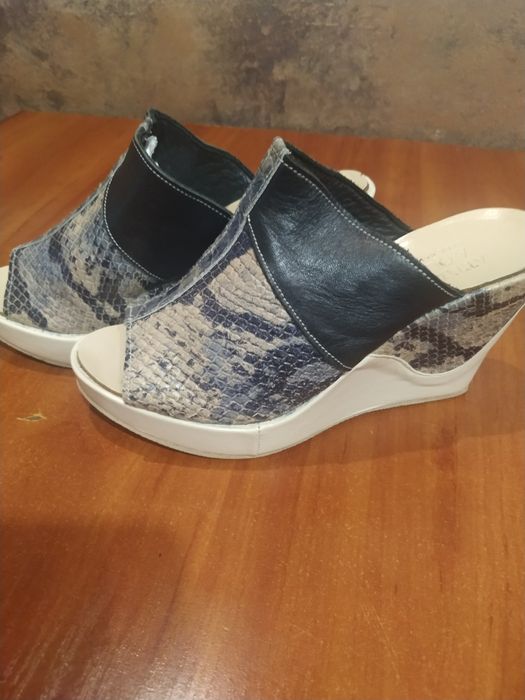 Продам нові ботільони, натуральна шкіра.