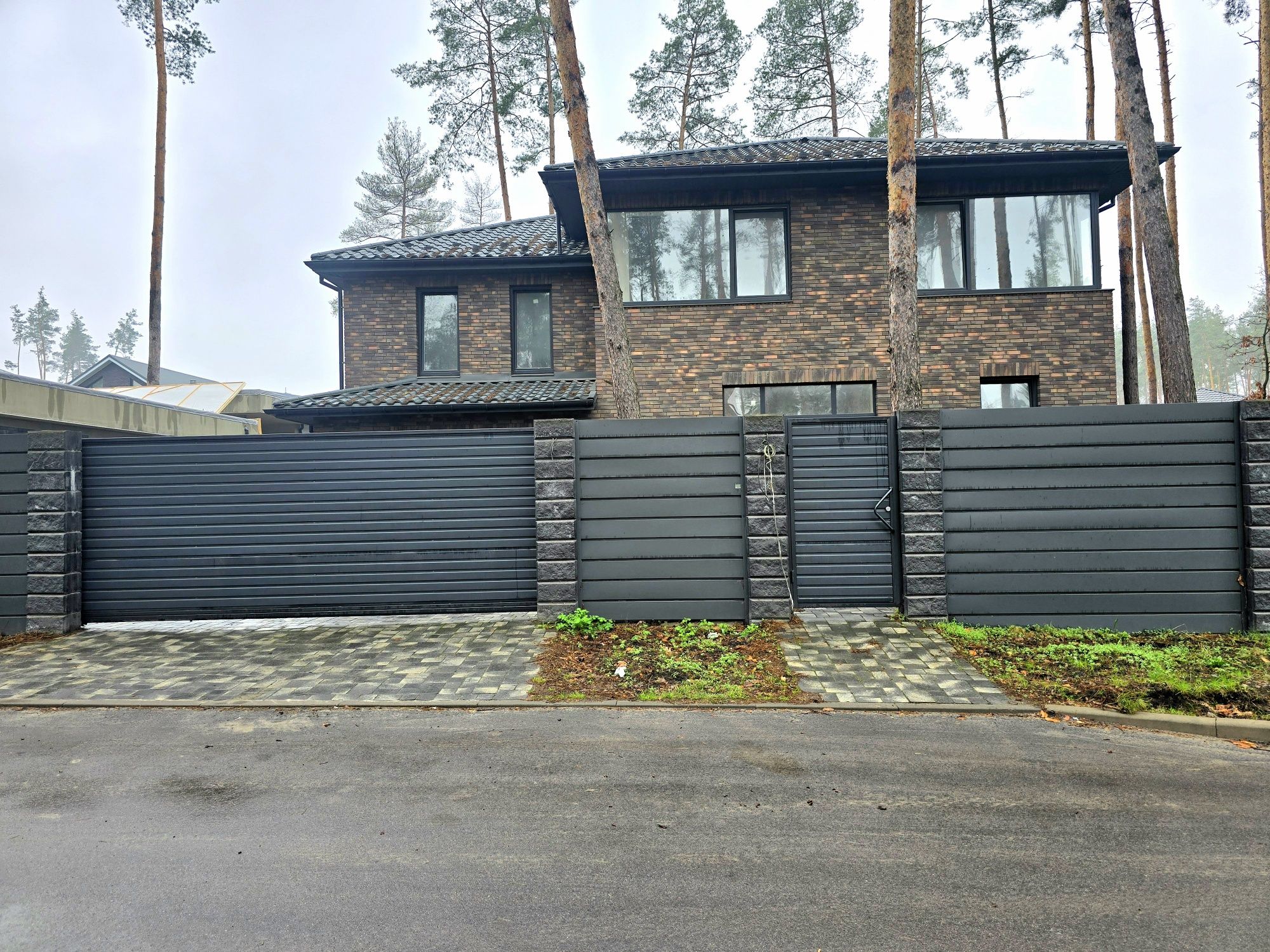 Будинок з цегли 332 м2 у соснах 6 кімнат с. Лісники Обухівський район