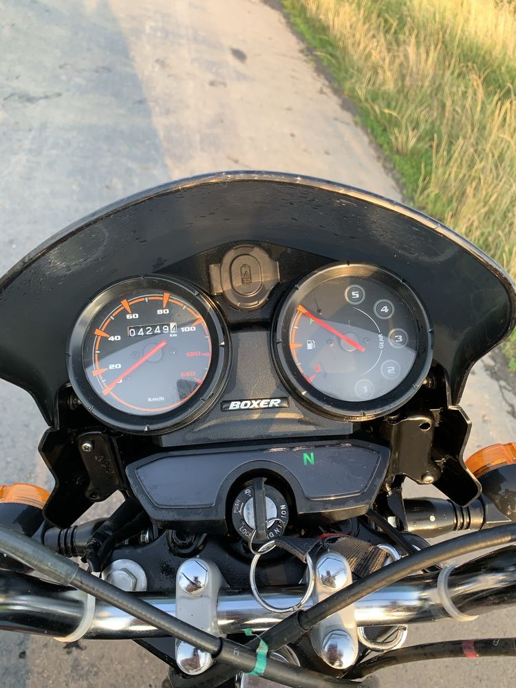 BOXER bajaj 150 x