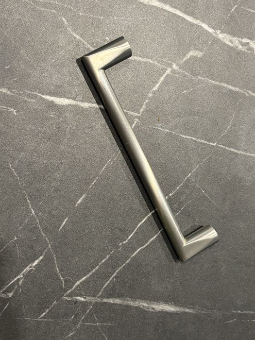 Uchwyty do szafek, metalowe, rozstaw 16cm (14 sztuk)