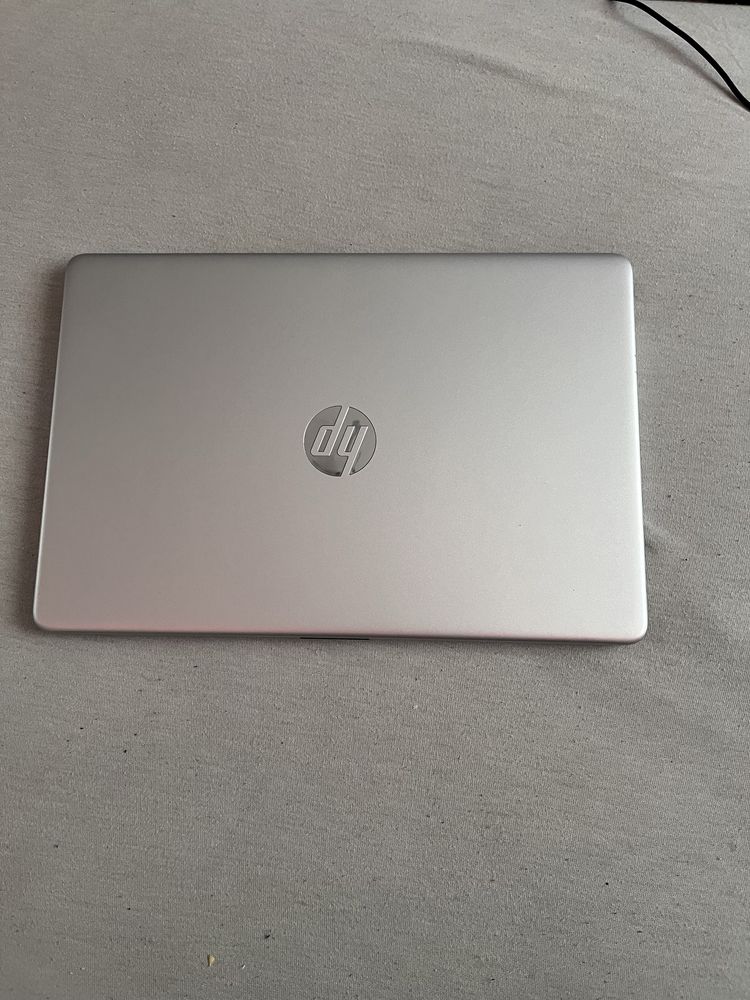 HP 15s Ryzen 7-5825U/16GB/512 Silver