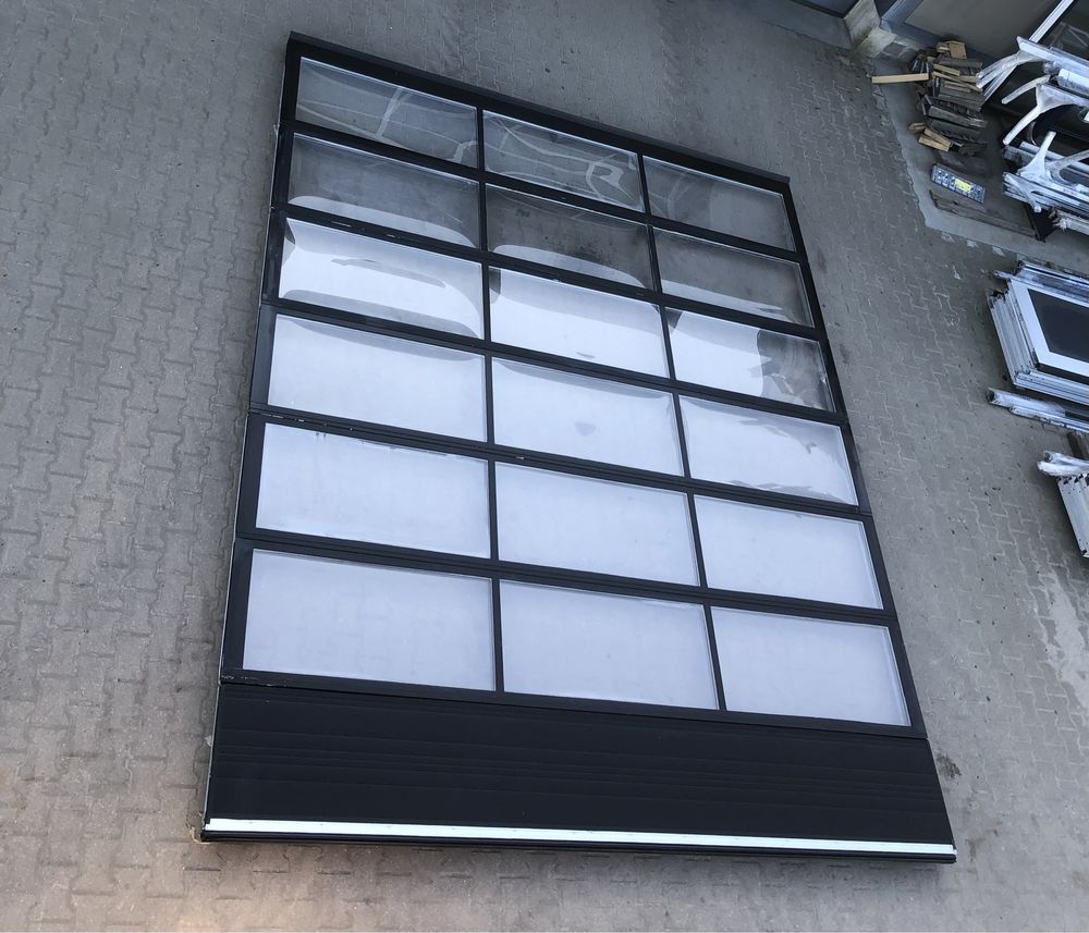 Brama panelowa segmentowa garażowa przemysłowa 395 x 465