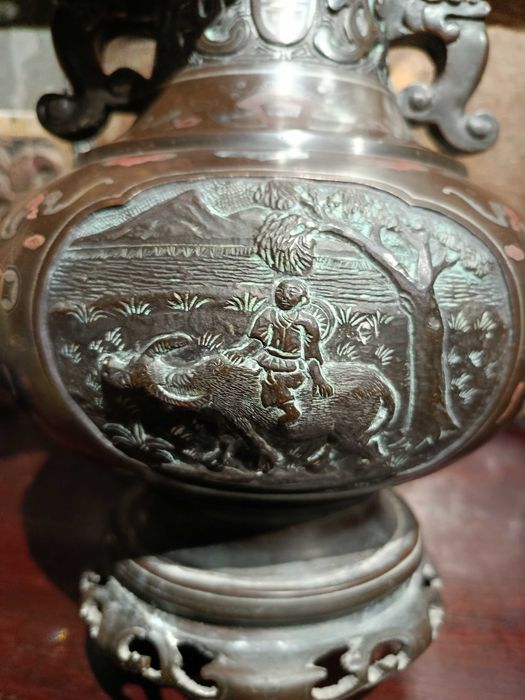 Jarrão Bronze Chinês embutidos Prata Séc XVIII 5,5 kg 31 cm