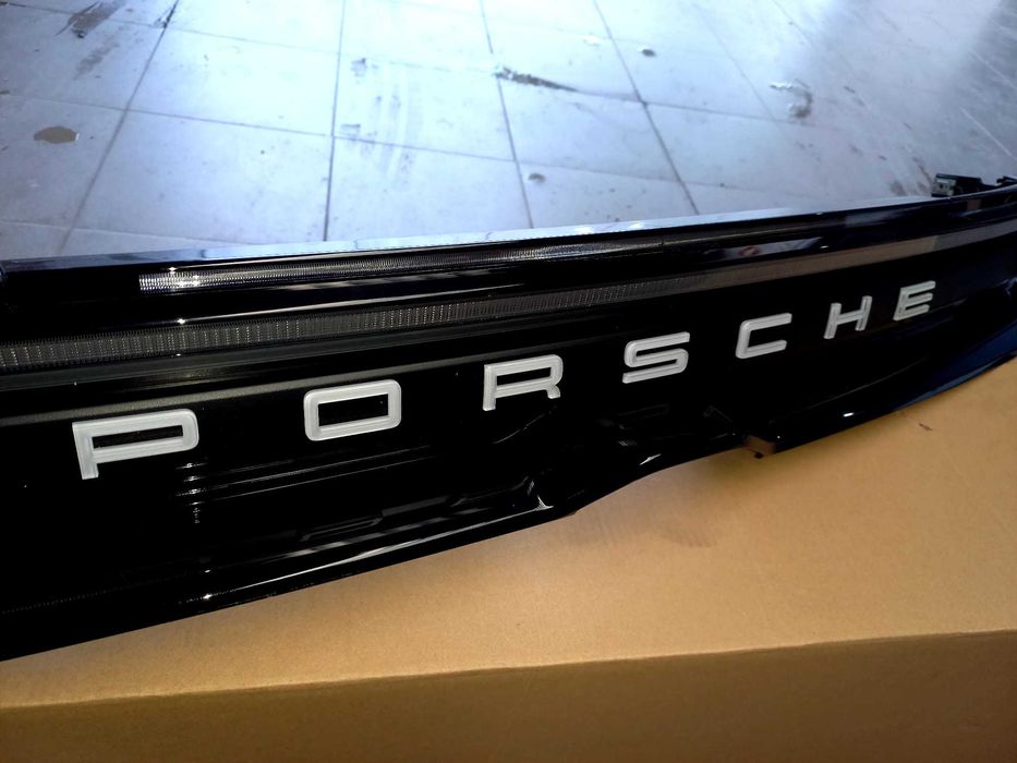 farolim mala Porsche Macan