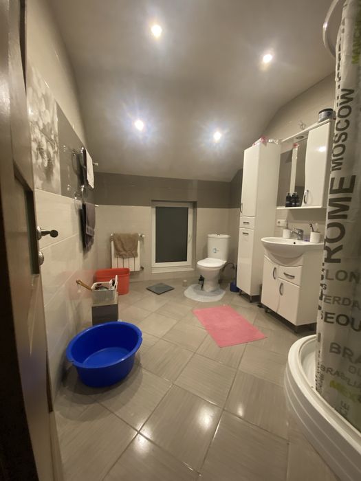 Двоповерховий дім в районі Залізничне селище