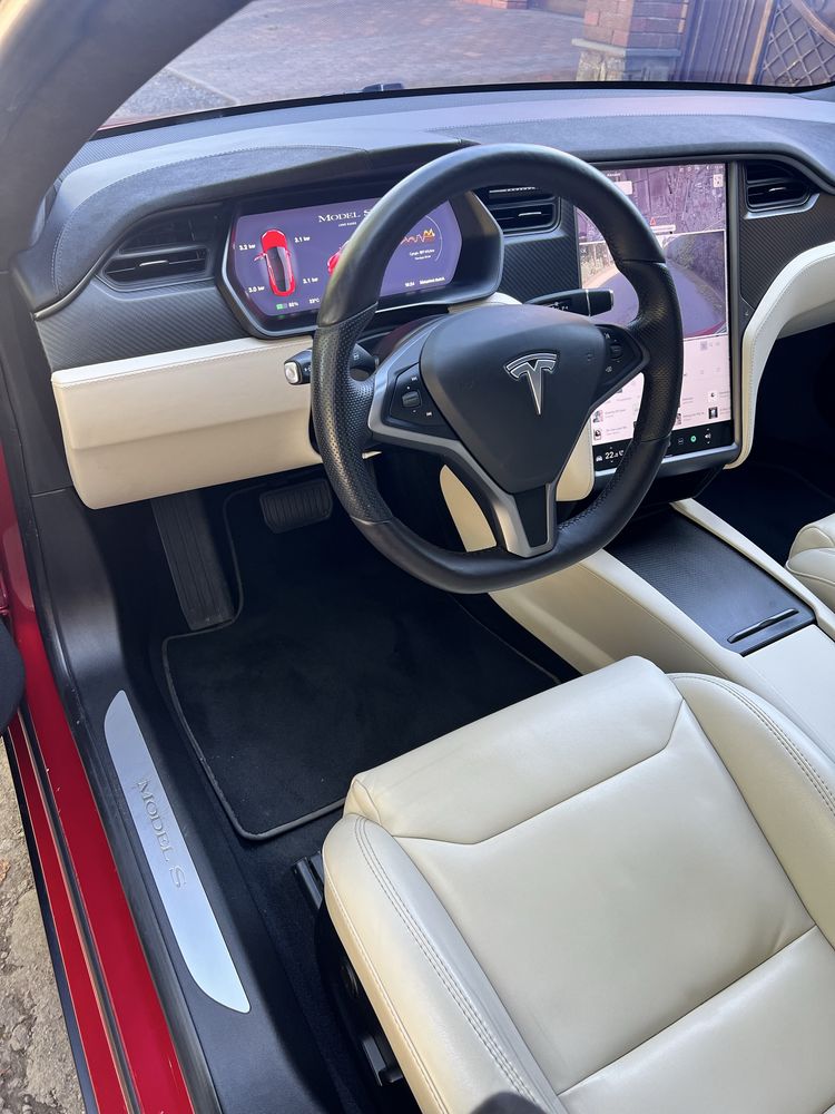 Tesla Model S 2020
