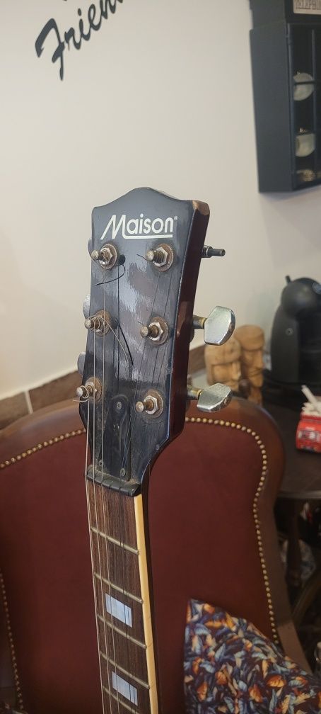 Guitarra eléctrica "Maison"