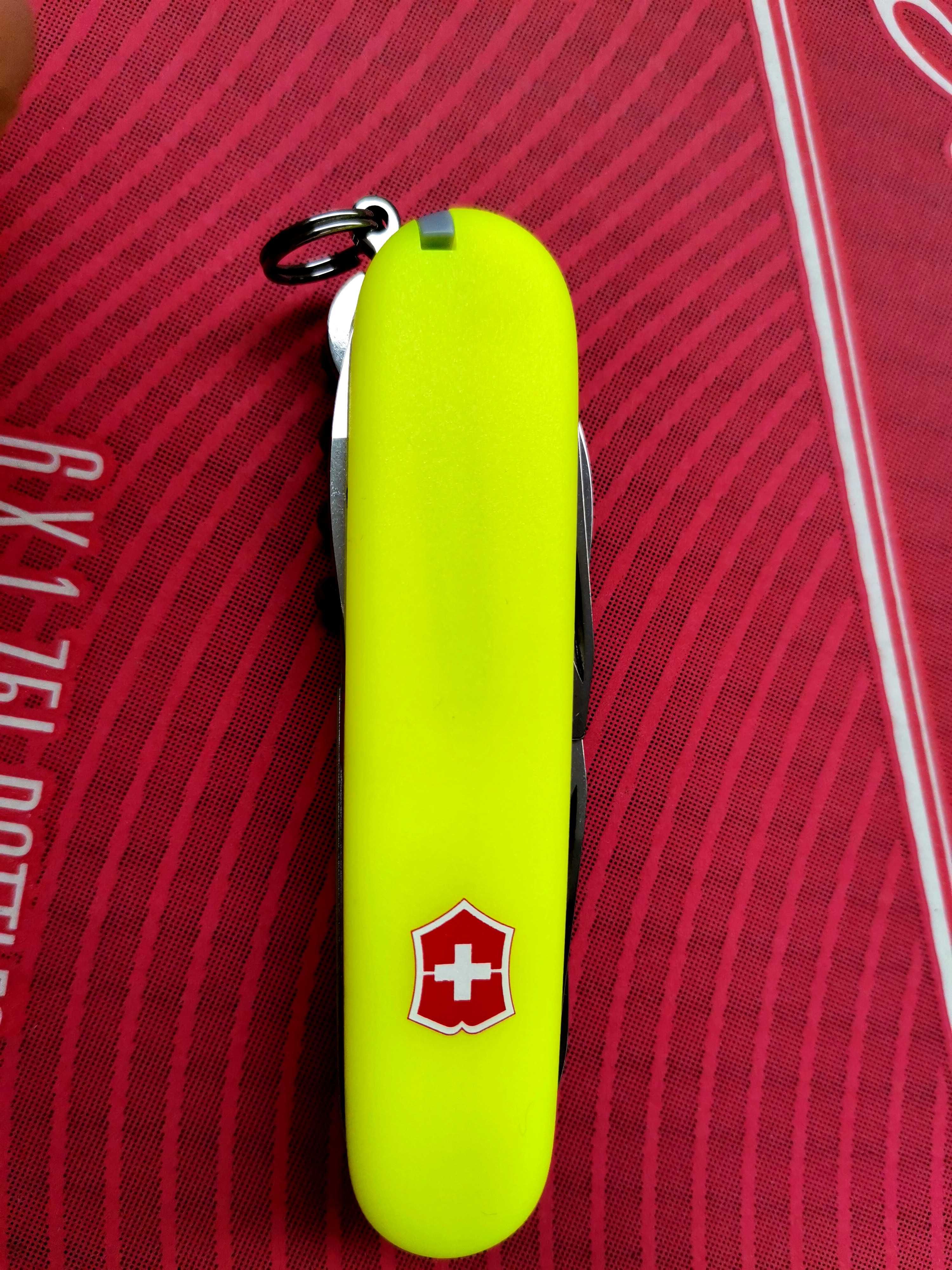 Victorinox Climber STAY GLOW - Świeci w ciemności - Unikat !