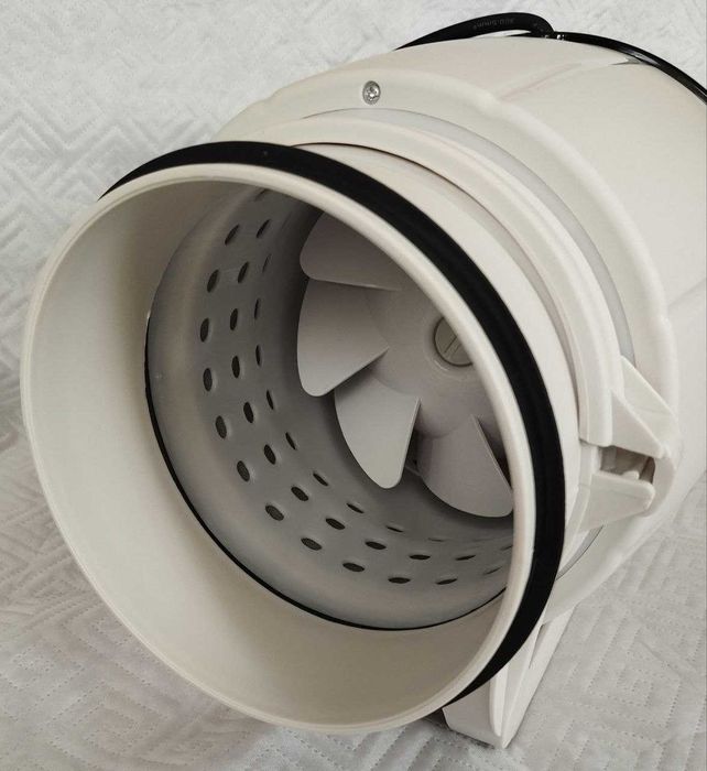 Тихий канальний вентилятор HF-150 silent в шумоізольованому виконанні