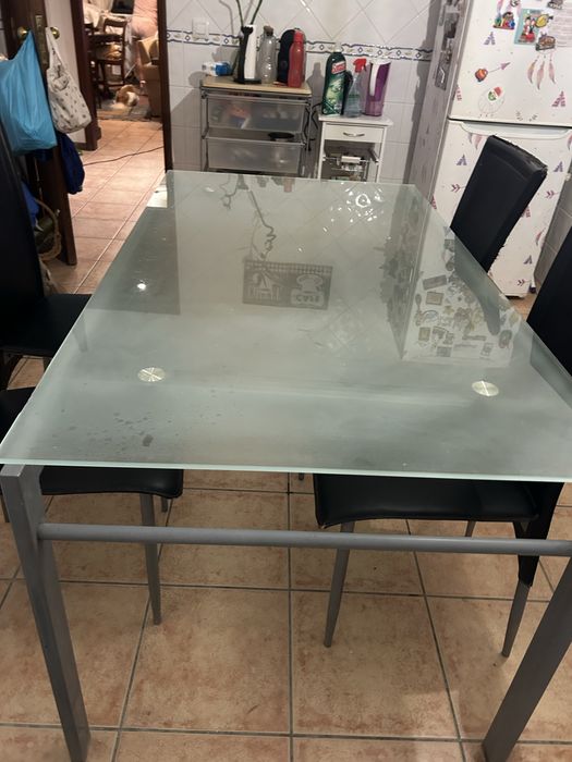 Mesa de cozinha com 4 cadeiras
