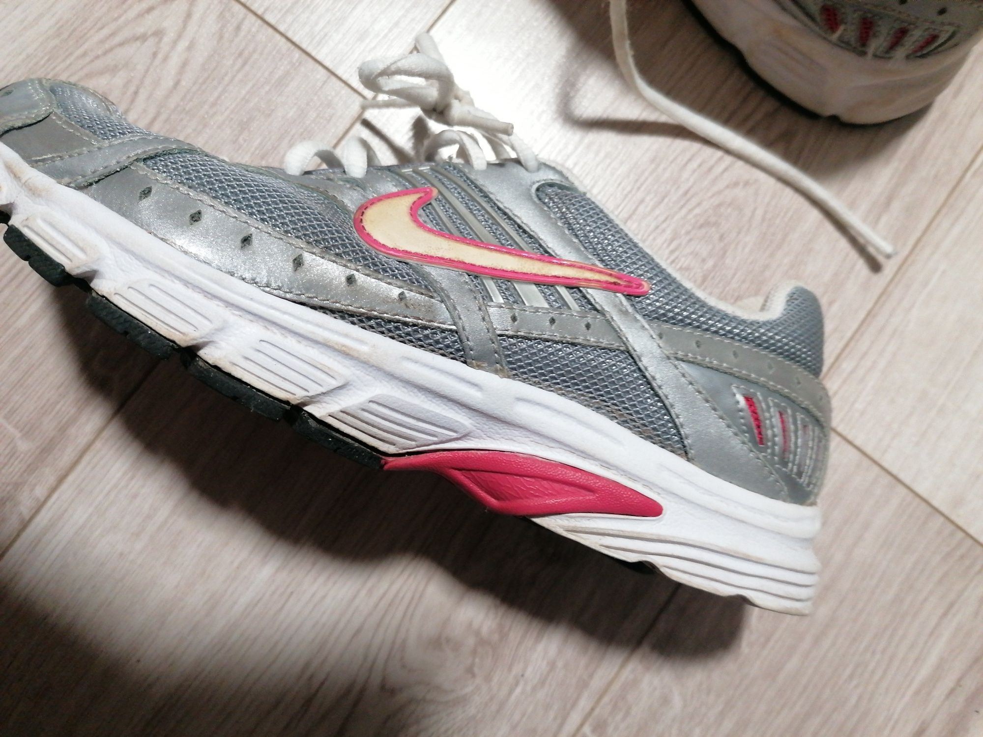 Buty damskie adidasy nike 40 25.5cm