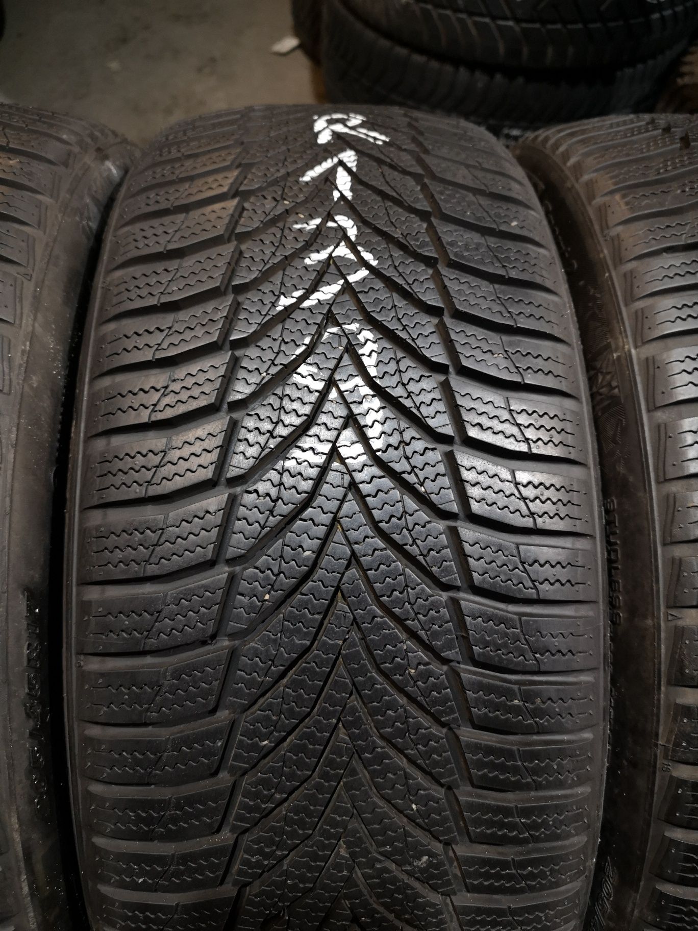 Opony zimowe 205/45/17 Nexen 4szt 7,7mm