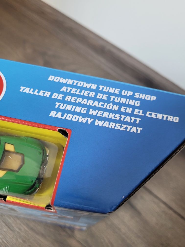 Hot wheels rajdowy warsztat + auto