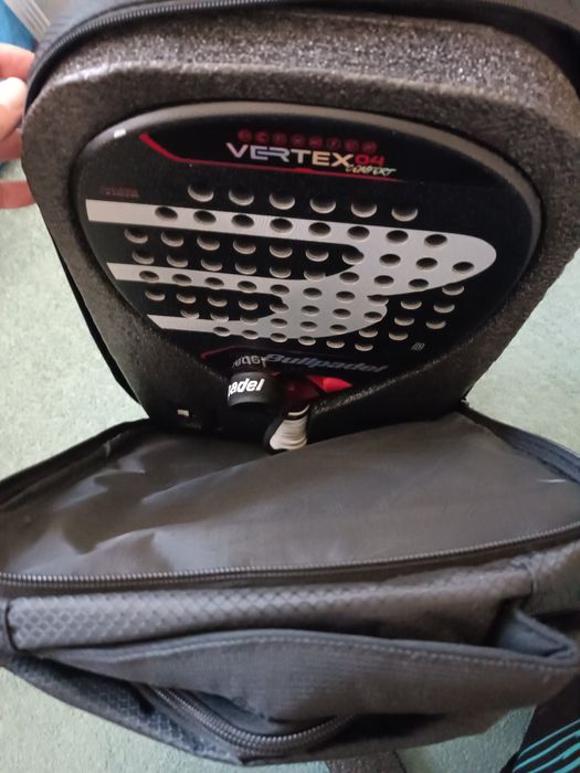 Bullpadel Vertex 04 Comfort + Mochila Nox MM 2 Pro