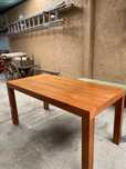 Mesa de madeira.