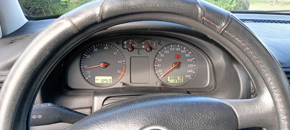 Sprzedam samochód osobowy