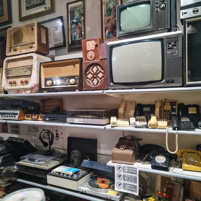 Rádio Vintage Graetz Canzonetta 384W – Alemanha, década de 1950