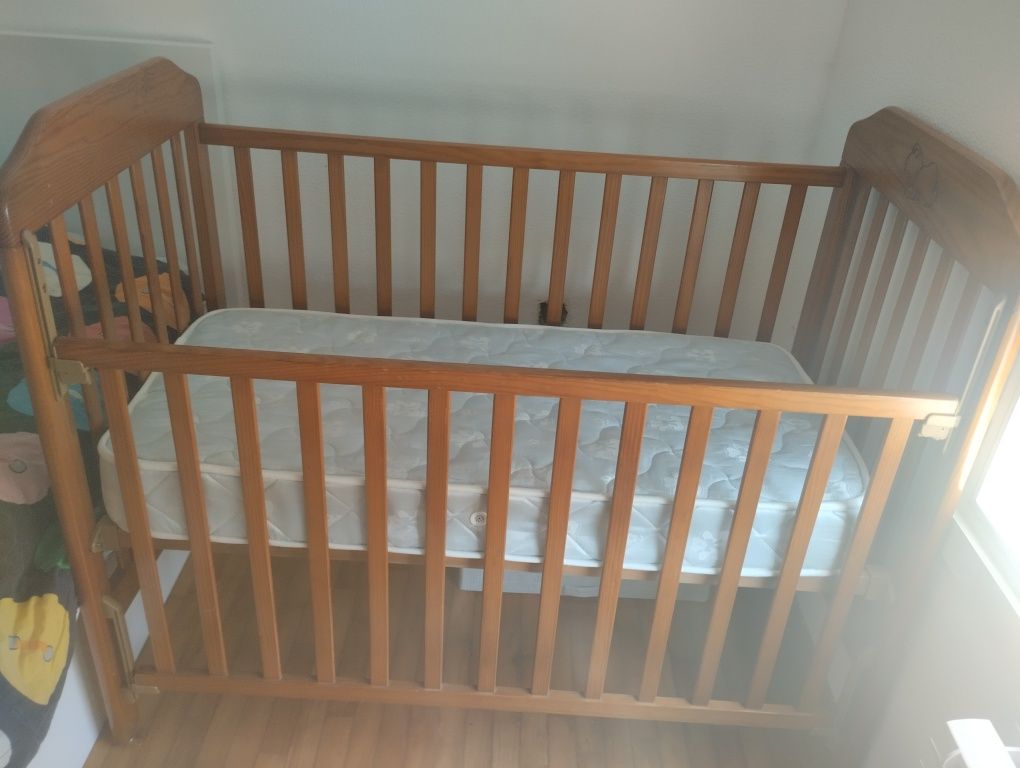 Cama de grades para bebé
