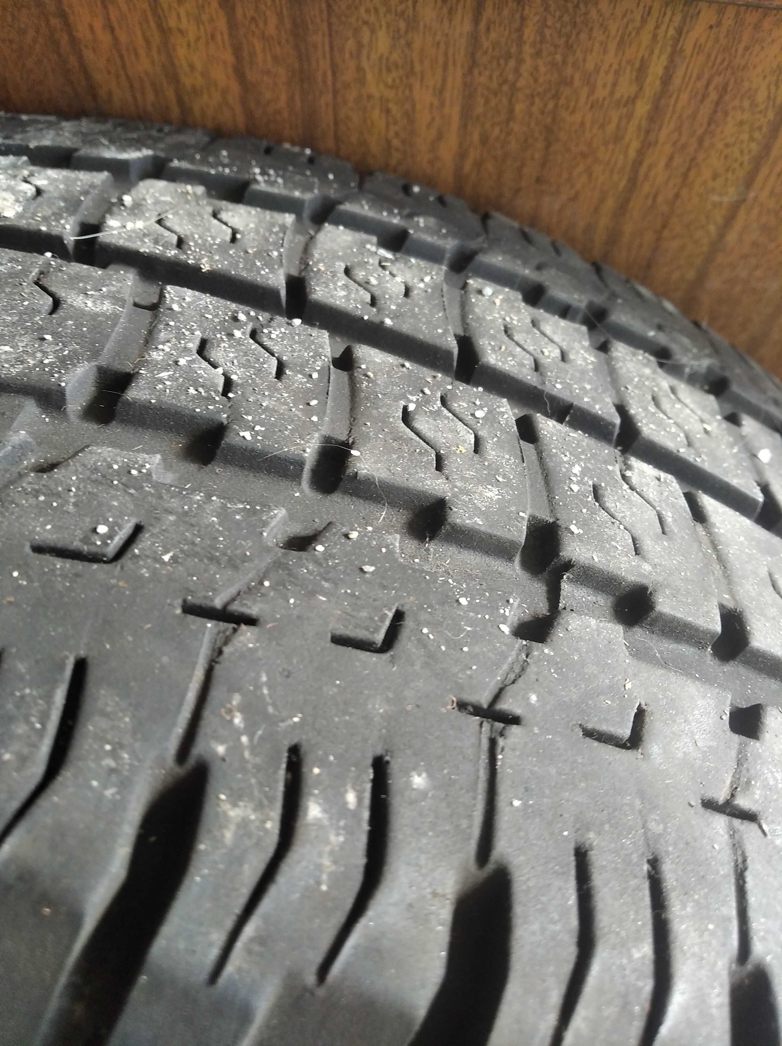 Pneu e jante 16  para comercial em bom estado