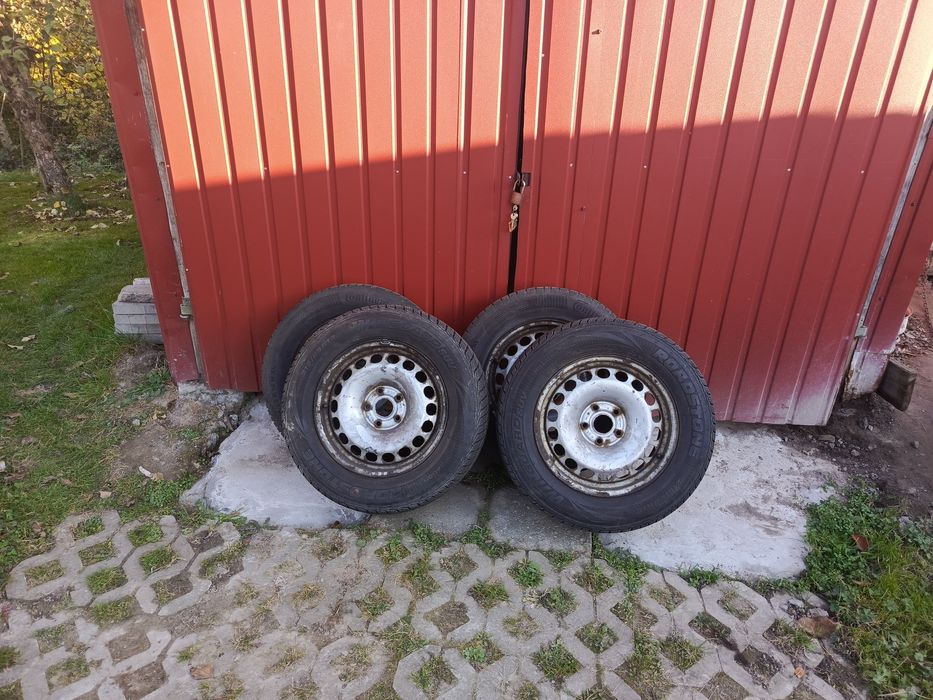 Opony zimowe z felgami stalowymi 16'