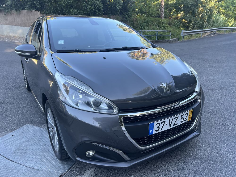 Peugeot  208 1.2 Signature 83cv Nacional 1 dono