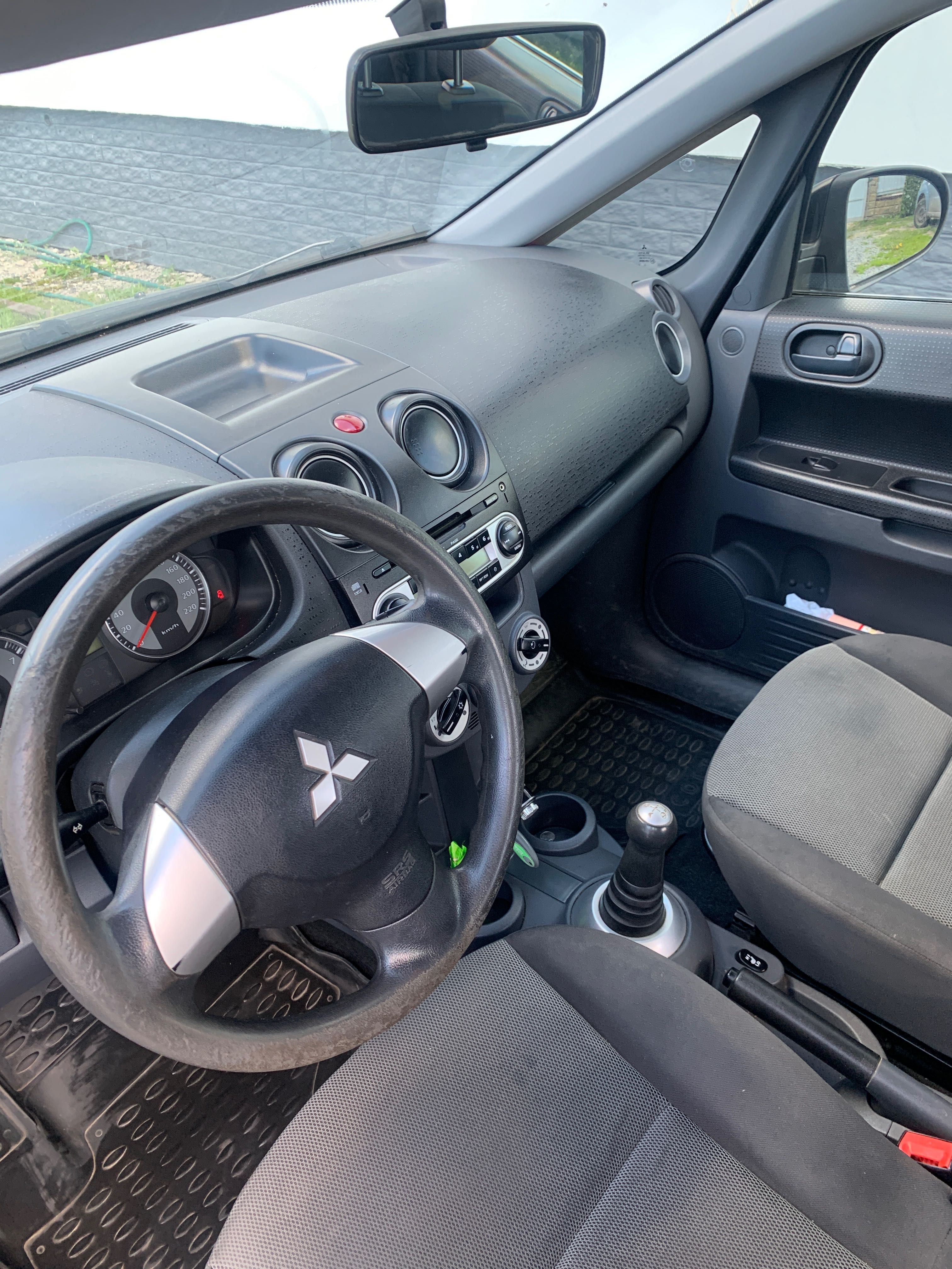 Mitsubishi Colt мітцубісі кольт