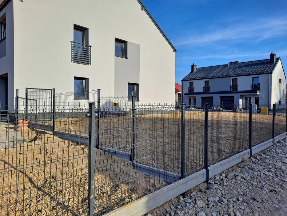 Ogrodzenie panelowe z montażem