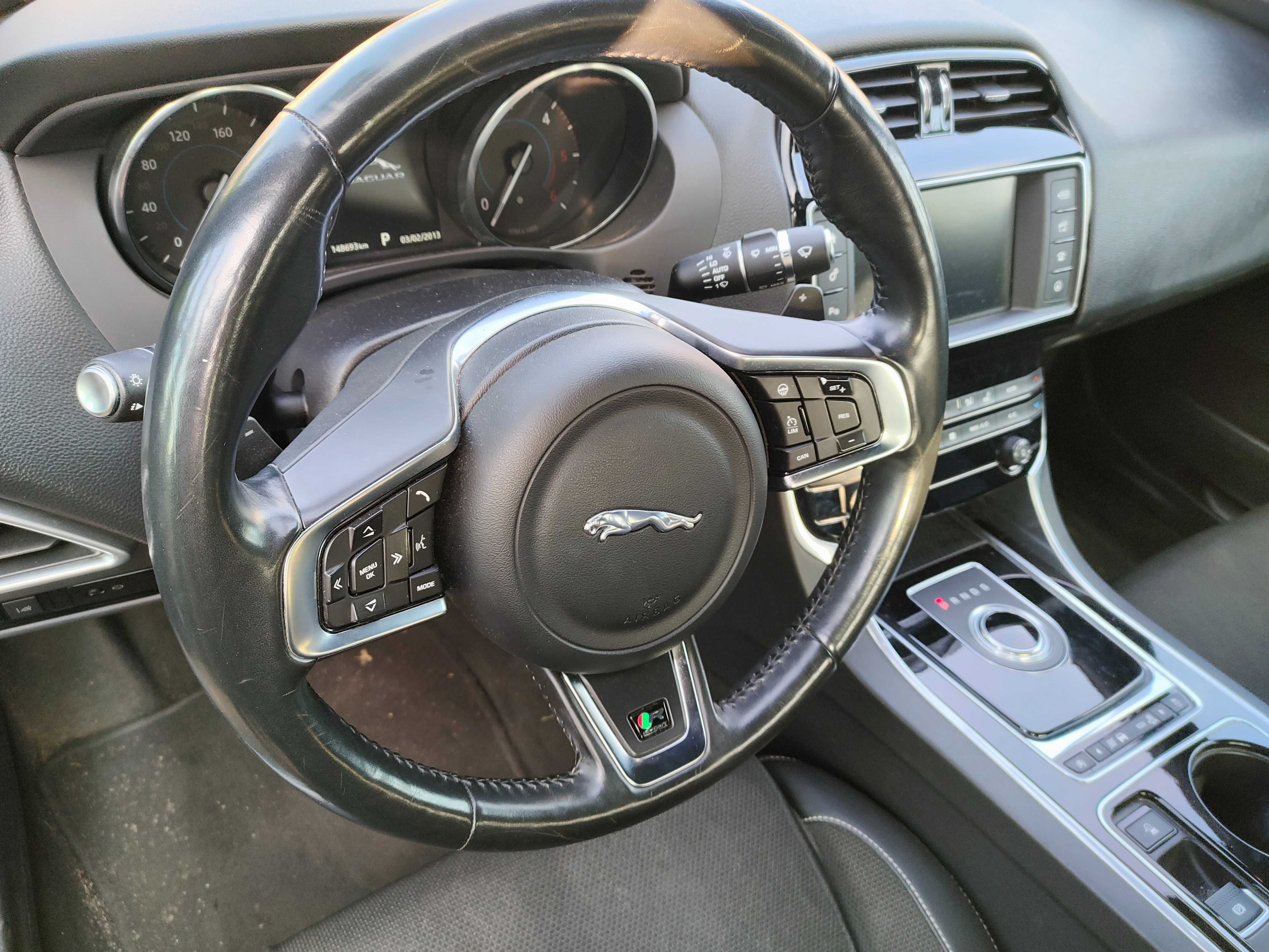 Jaguar xe 2.0 d r-sport