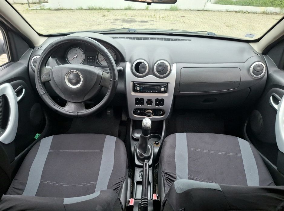 Dacia Sandero 1.2i 16v C/AC Nacional 10