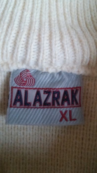 Продам мужской теплый свитер,плащ,шубу.