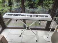 Pianino Casio px1100 WE wraz ze stojakiem