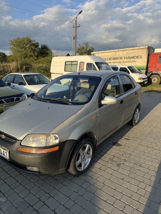 Chevrolet Aveo 2004 Рік 1.5 Бензин 1300$