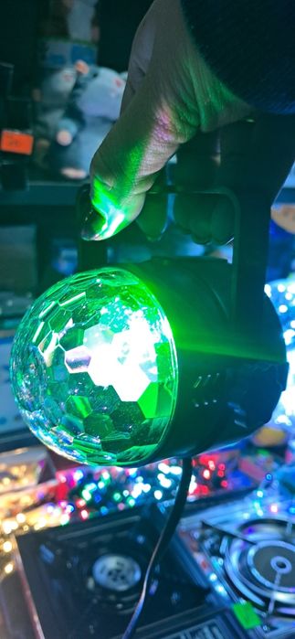 PROJEKTOR DISCO lampka kula dyskotekowa NA PILOTA efekty świetlne krop