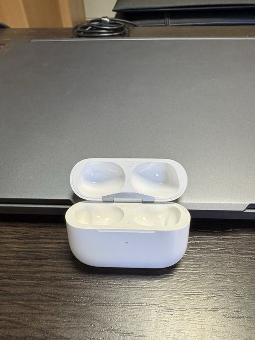 Кейс до навушників AirPods Pro з MagSafe Charging Case