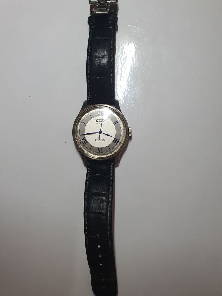 Vendo Tissot Escudo em muito bom estado.