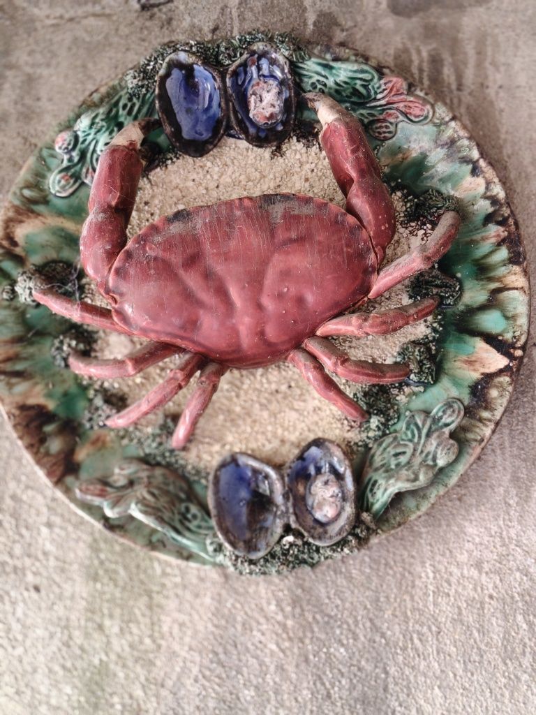 Prato antigo com sapateira
