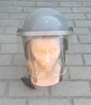 Milicja kask z przyłbicą milicjant kask przejściowy zomo ormo motocykl