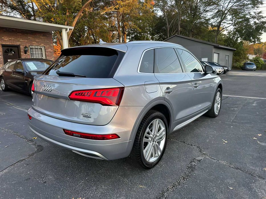 Audi Q5      2018