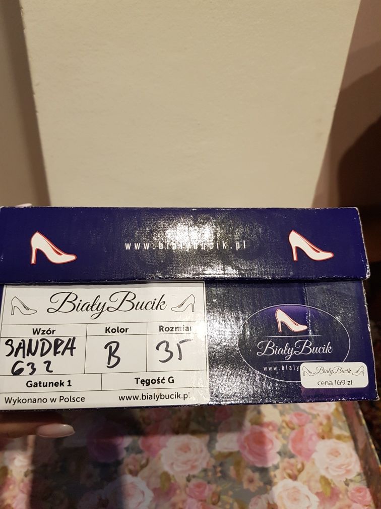 Buty ślubne na obcasie