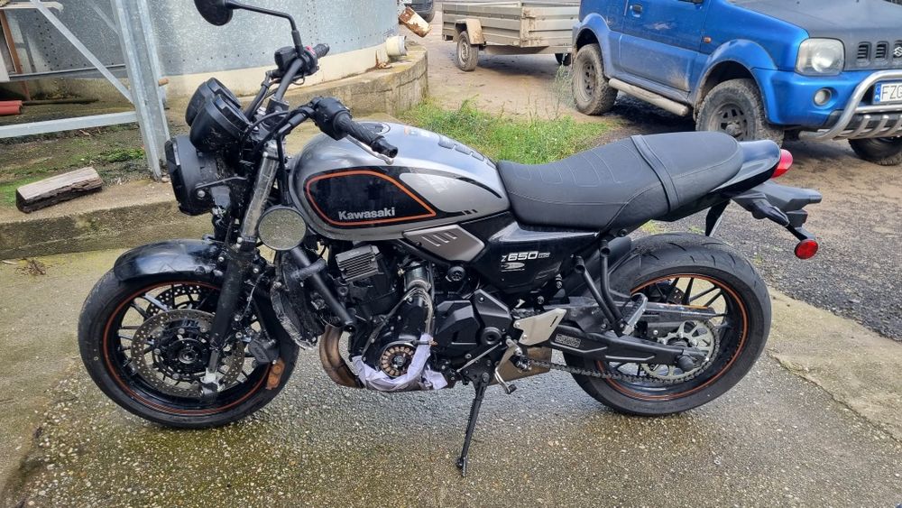 Kawasaki Z650RS do naprawy.