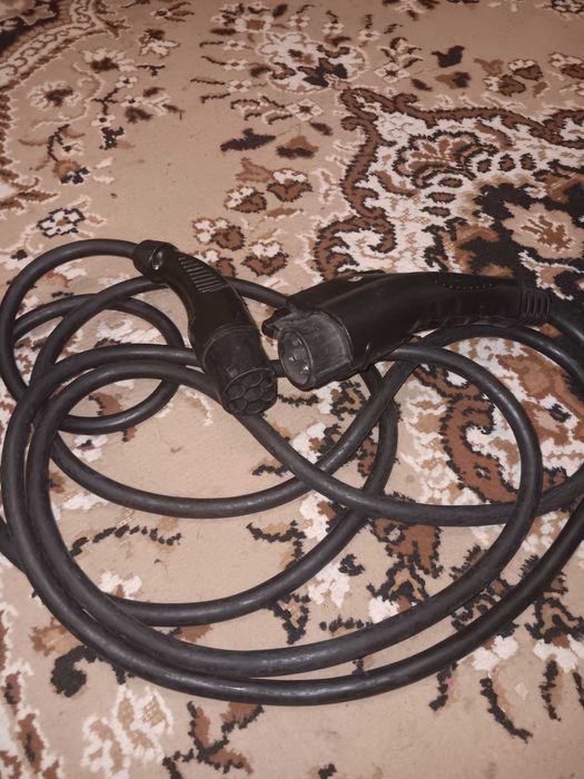 Продам зарядний кабель на ніса ліф