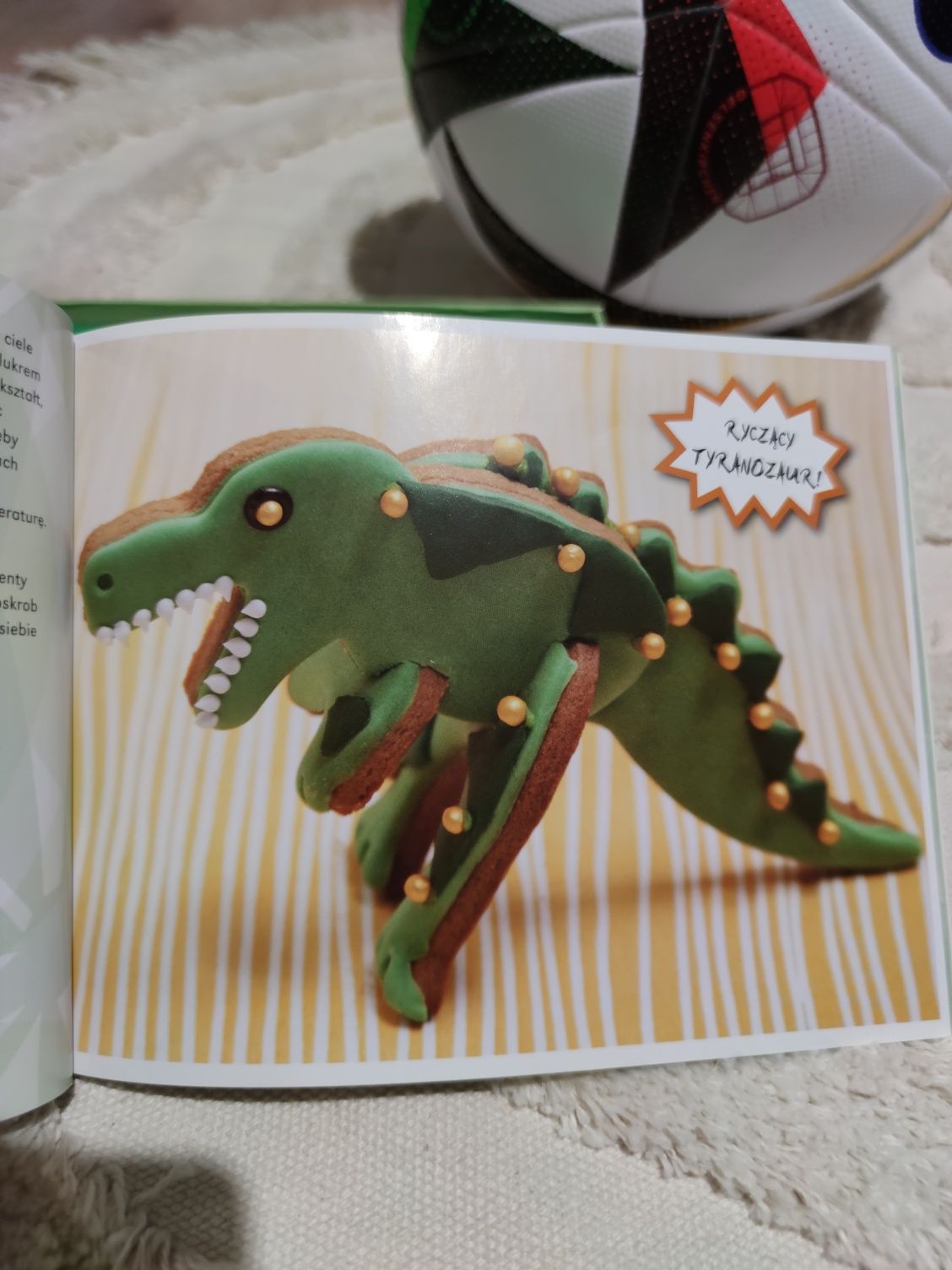 Dinozaury ciasteczka 3d foremka t-rex książka kucharska
