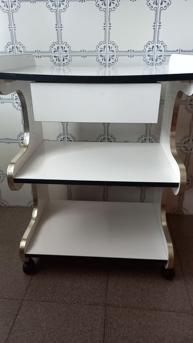 Carrinho de apoio para estética