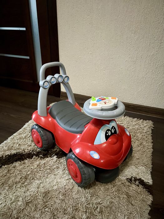 Машинка толокар Chicco