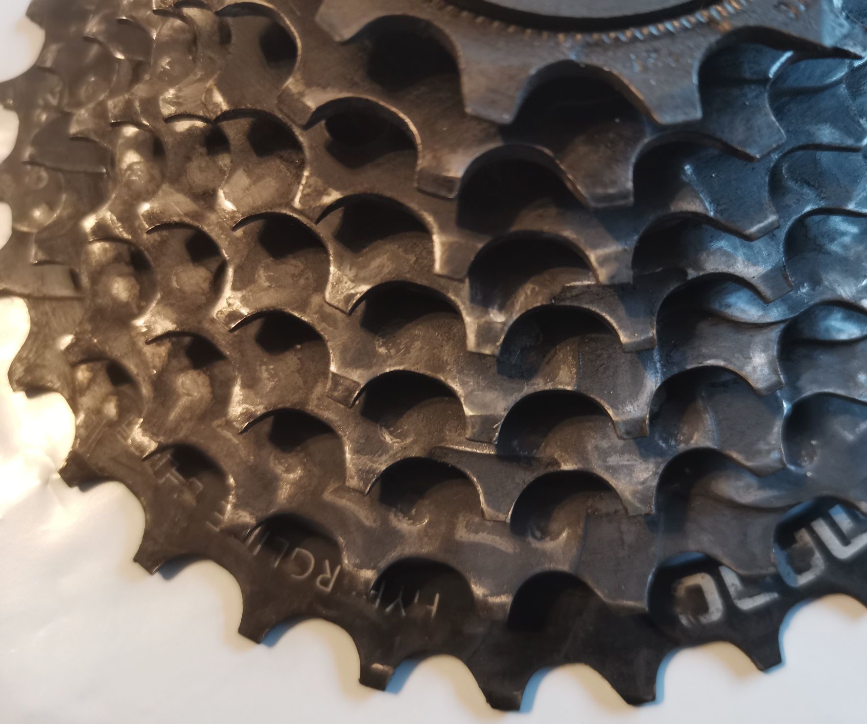 Kaseta 8 biegów SHIMANO CS-HG200-8 stopniowanie 12-32
