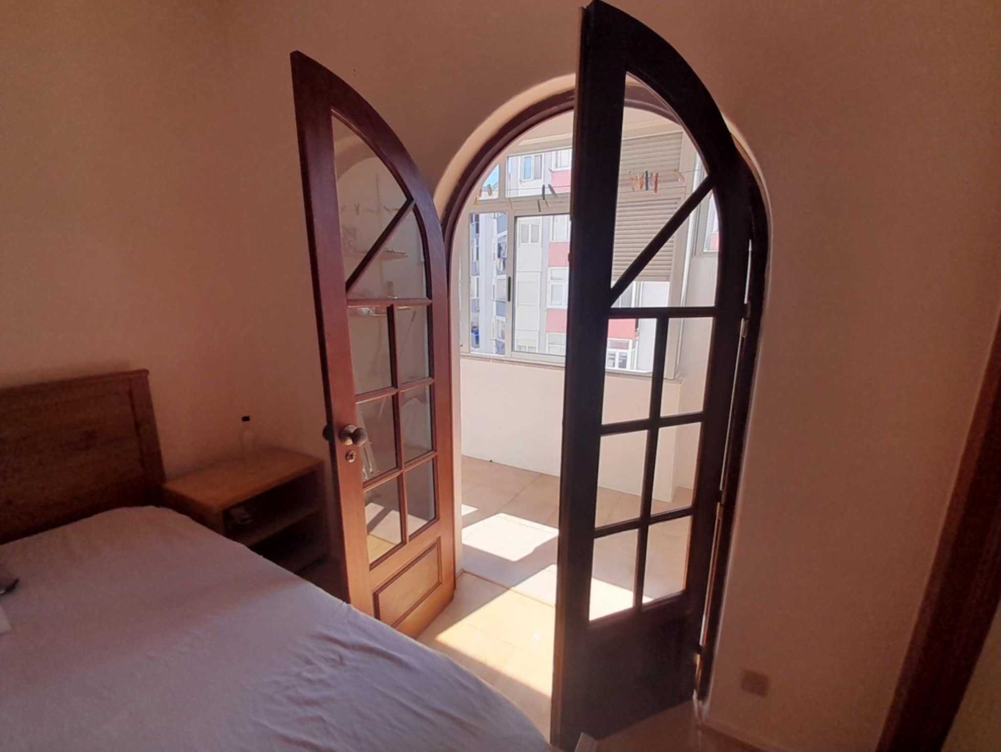 Apartamento T1 c/ Vista para o Mar - Paço de Arcos, Oeiras- PARTICULAR