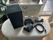 Xbox Series X + 2x kontroler (stan bardzo dobry, używany sporadycznie)
