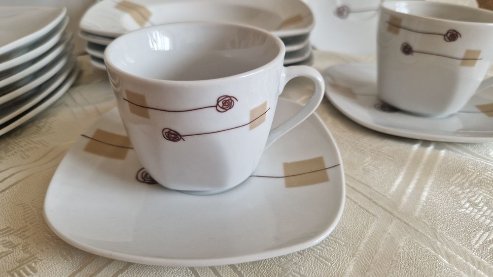 Zestaw 12 szt naczyń, filiżanki, talerze kwadrat, obiadowo - kawowy,